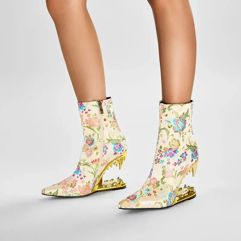 Amélie – Bestickte Damen-Stiefeletten mit Absatz