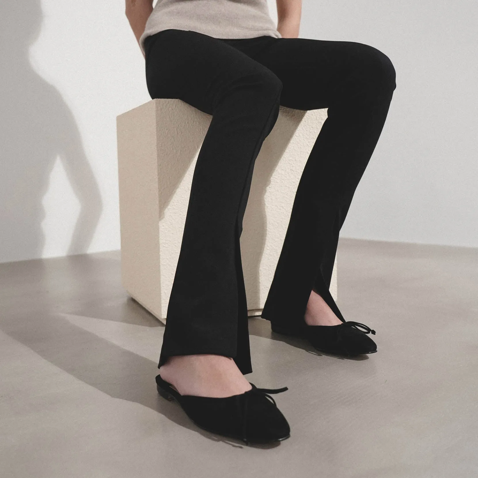 Ballerimu black suede flat mule