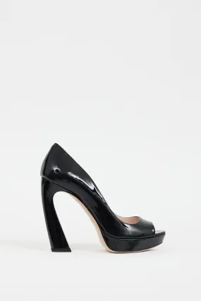Black Patent Curved Heel Pump