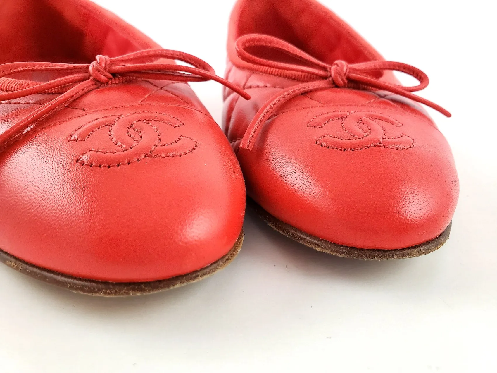 CHANEL 18A Red Quilted CC Logo Classic Ballet Flats 37.5C