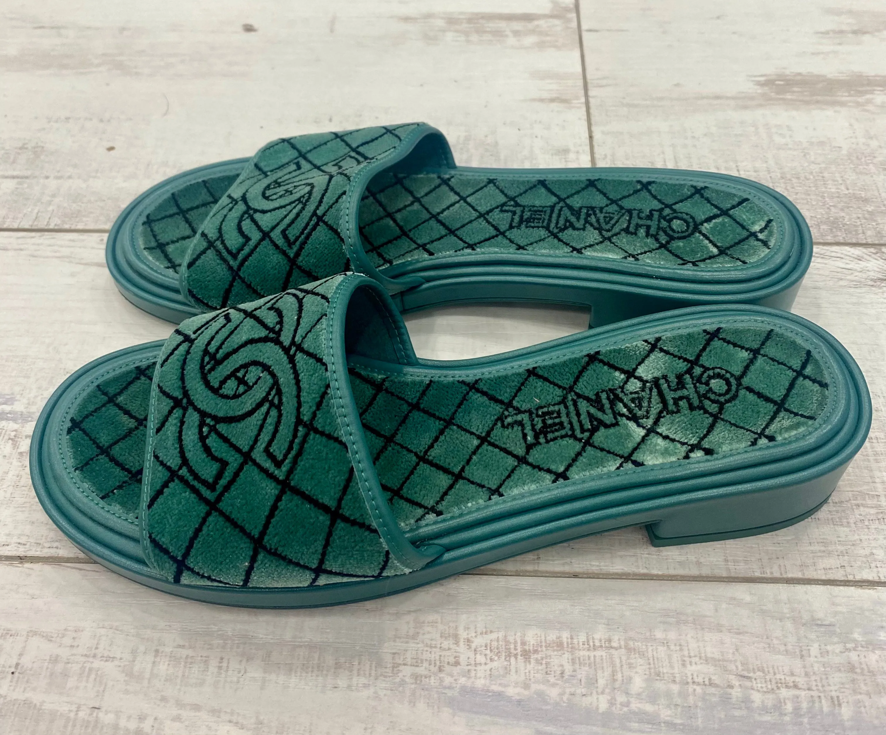 CHANEL CC EMROIDERED FABRIC & CALFSKIN SLIDE MULES