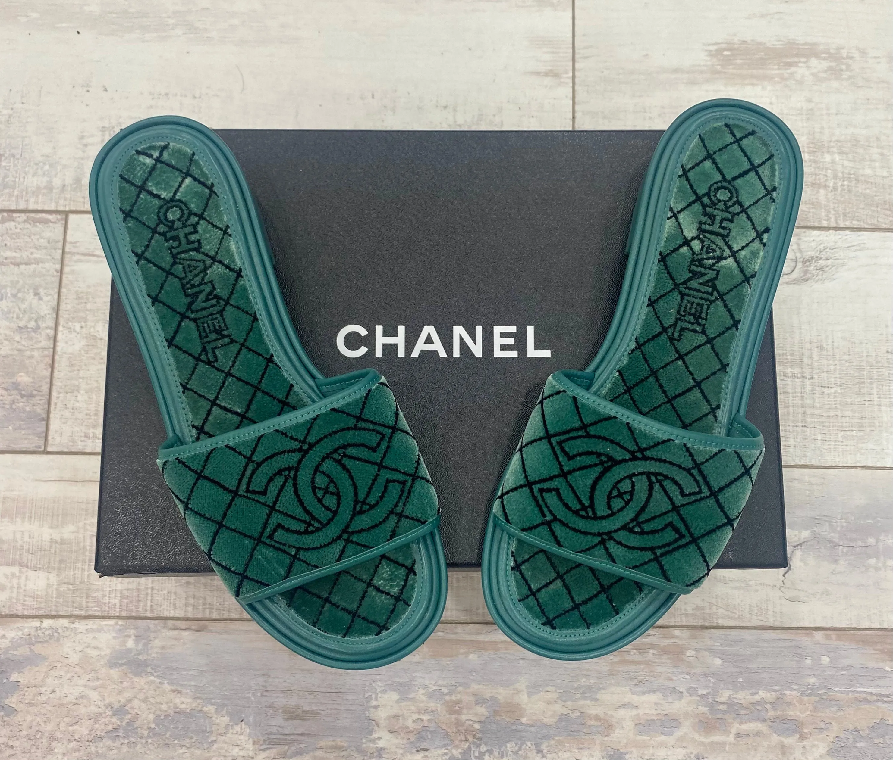 CHANEL CC EMROIDERED FABRIC & CALFSKIN SLIDE MULES