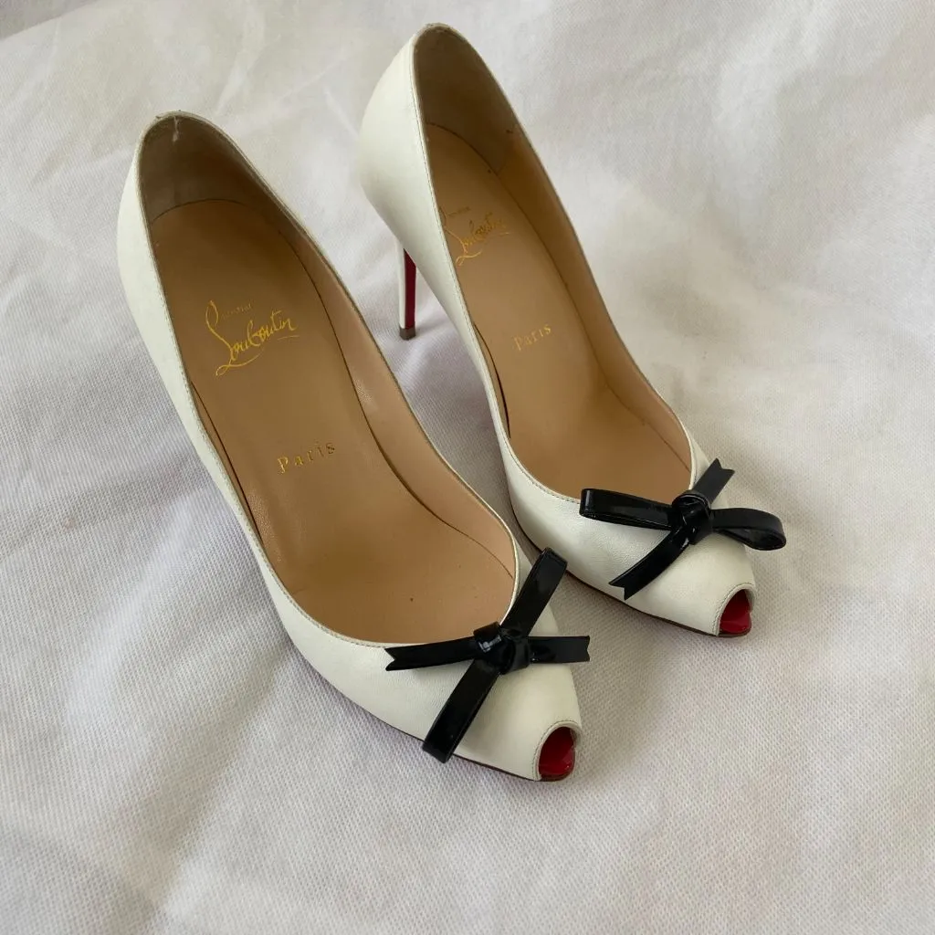 Christian Louboutin White Leather Tibunodo Bow Peep Toe Pumps, 36.5