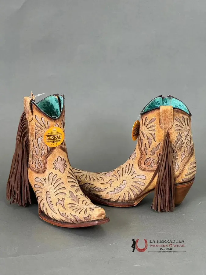 CORRAL SHORT BOOT LD SAND/SILVER INLAY & EMBROIDERY & FRINGES SHORT BOOT