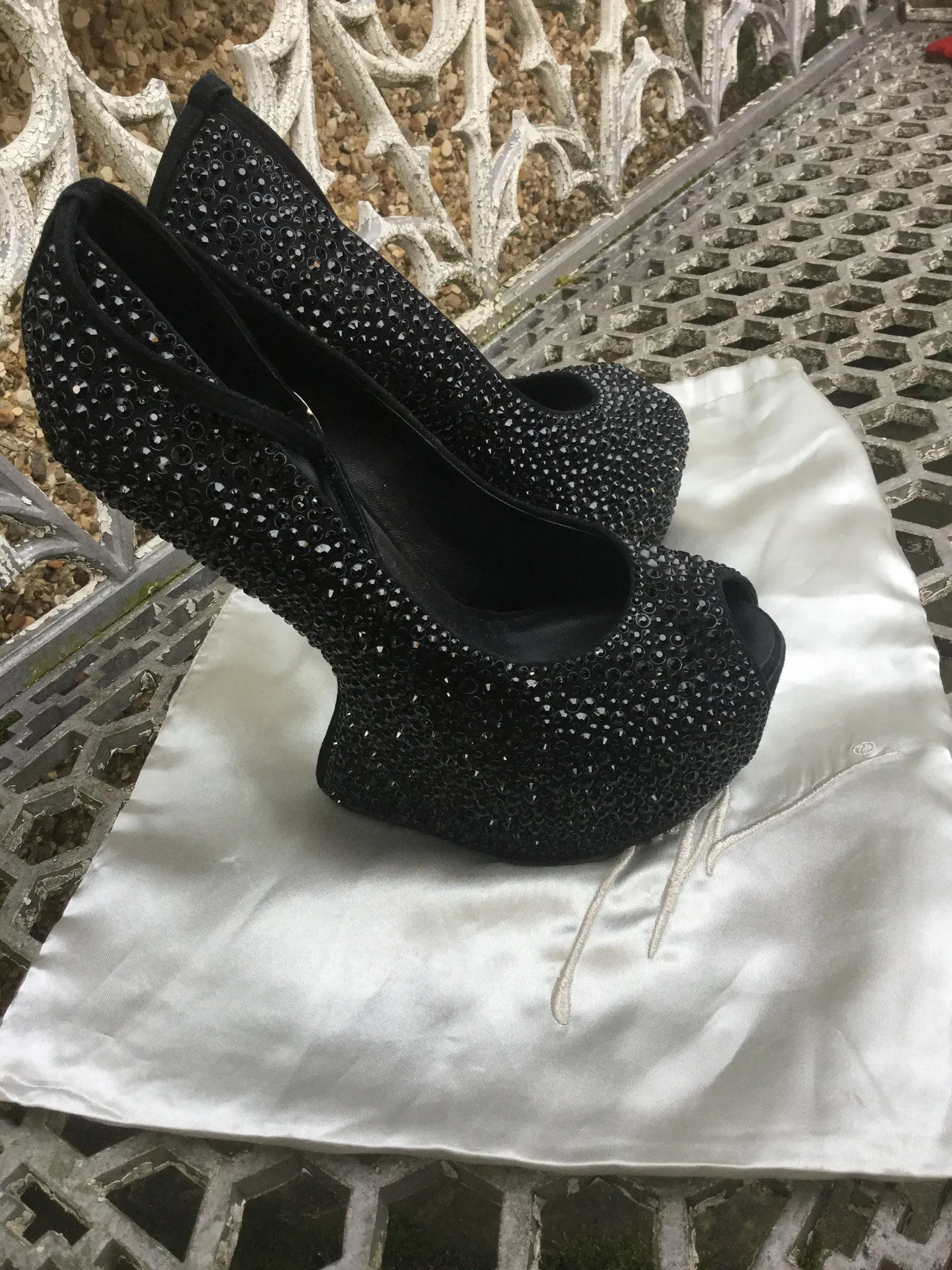 Giuseppe Zanotti swarovski crystal-embellished contoured wedge pumps black shoes 39 1/2 new Ladies