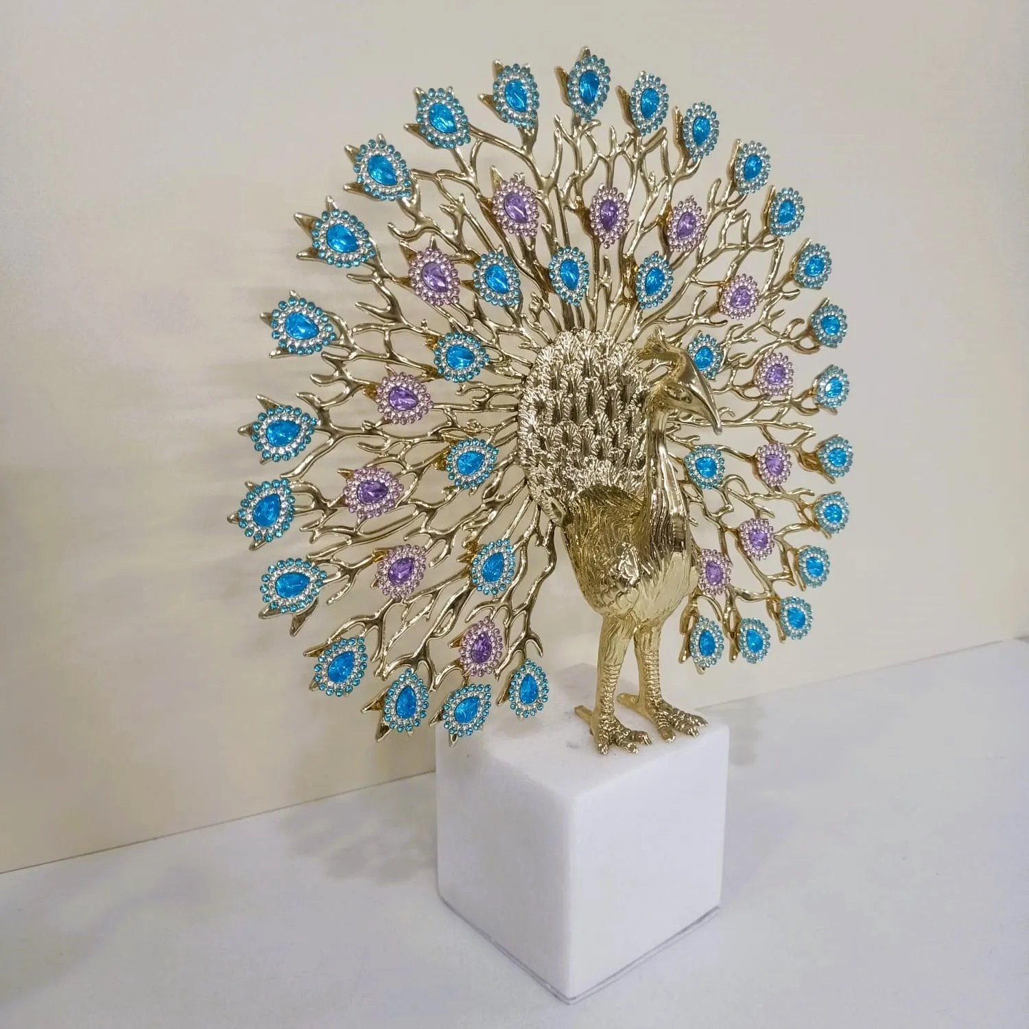 LUXURIOUS PEACOCK CRYSTAL DECOR