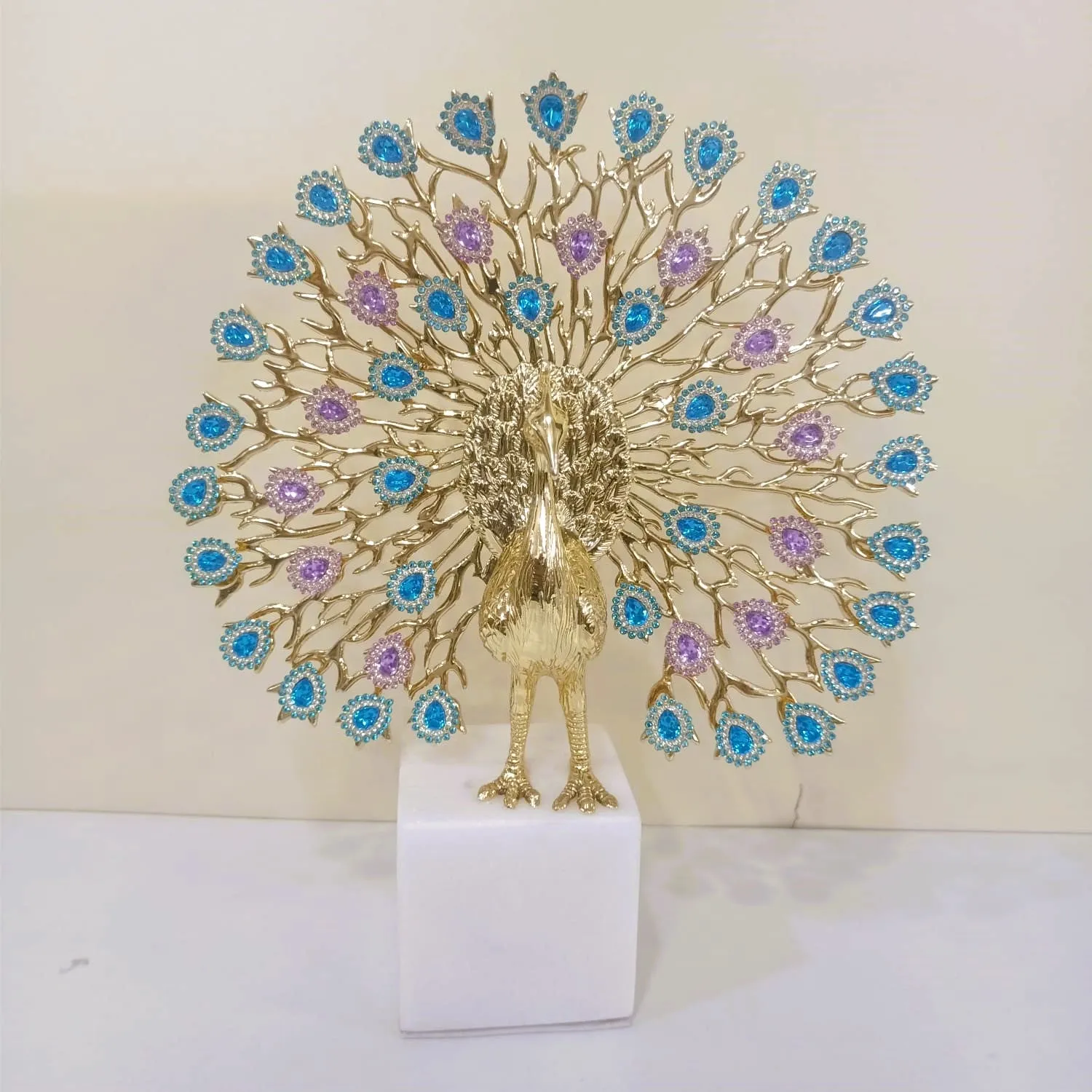 LUXURIOUS PEACOCK CRYSTAL DECOR
