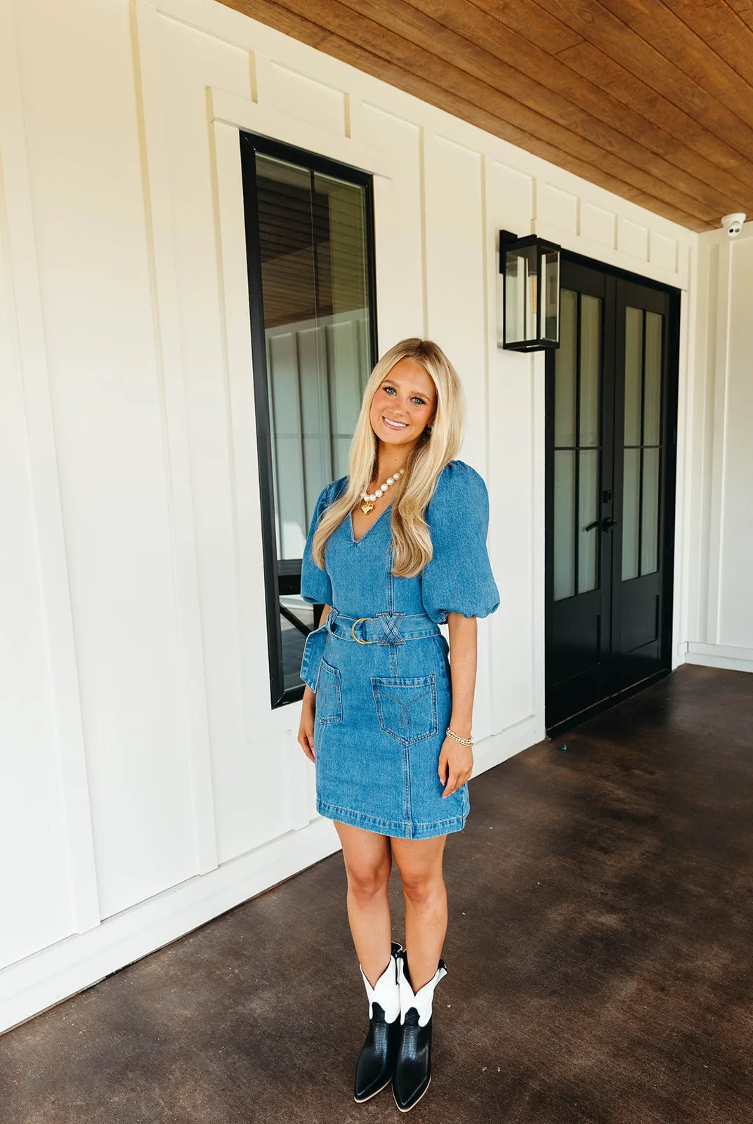 The June Cowgirl Boot - Black/White