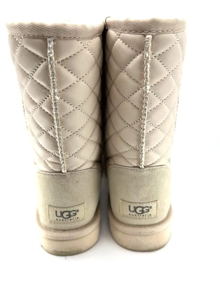 UGG CLASSIC SHORT QUILTED LEATHER BOOTS