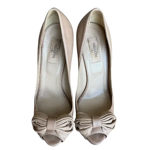 VALENTINO GARAVANI Taupe Leather Bow Detail Peep Toe Platform Pumps, Size 39