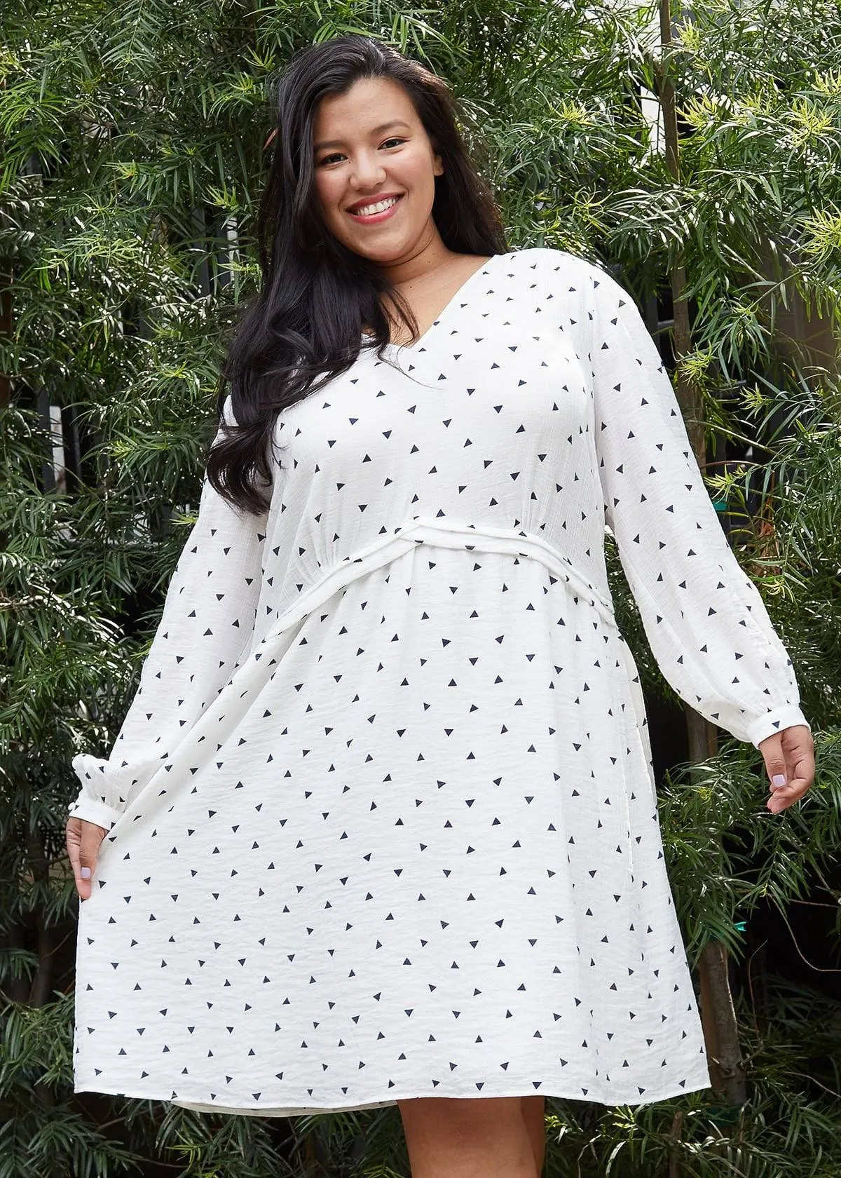 Women's Plus Size Triangle Print Long Sleeve Dress in White Triangle